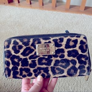 Michael kors leopard wallet